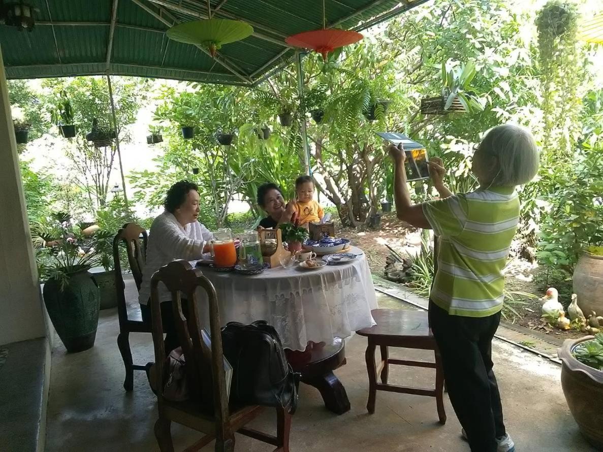 Baan Sithepaban Guesthouse Phitsanulok Luaran gambar