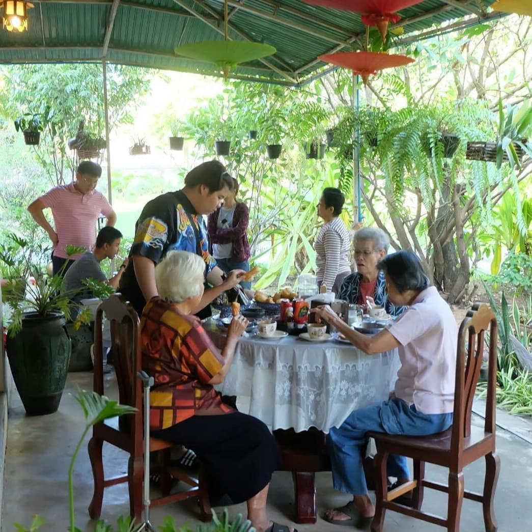 Baan Sithepaban Guesthouse Phitsanulok Luaran gambar